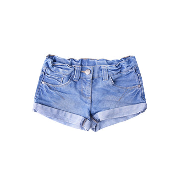 Pantaloncini di jeans con risvolto